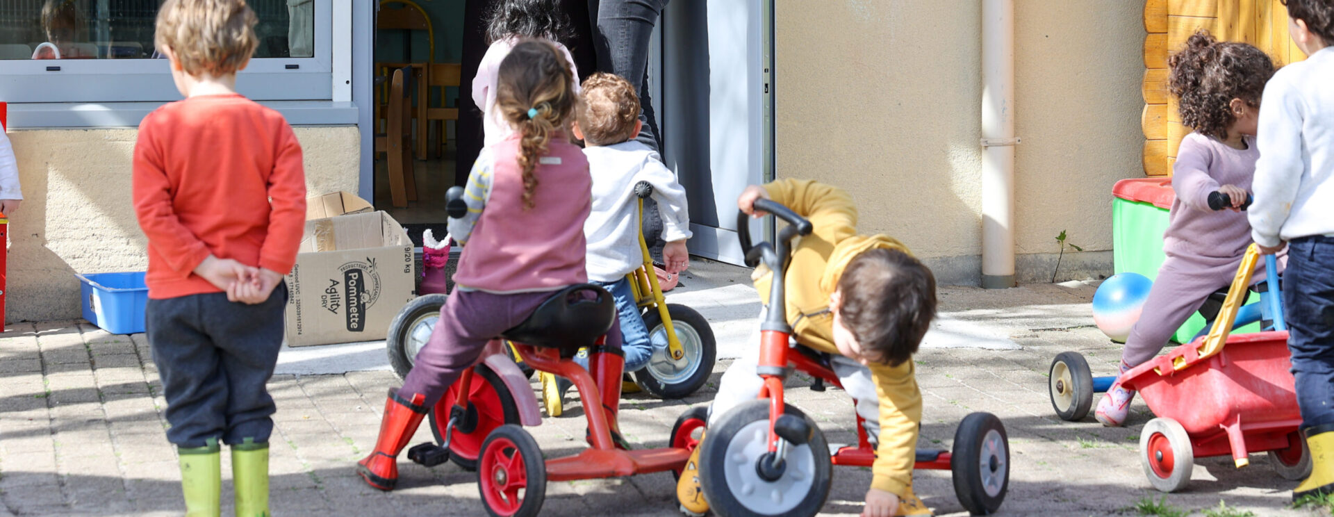 creche trois petit tours begles